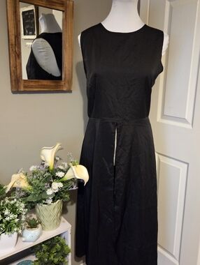 Women’s Black Sleeveless Split-Front Overlay